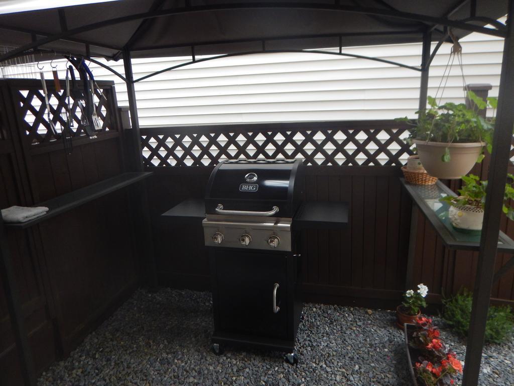 Clean And Quiet 2 Bdr 2 Bthr Private Entrance Entire Guests Suite Near Coquitlam Center Mall And Skytrain Zewnętrze zdjęcie