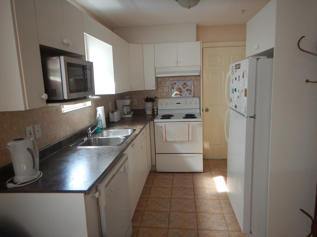 Clean And Quiet 2 Bdr 2 Bthr Private Entrance Entire Guests Suite Near Coquitlam Center Mall And Skytrain Zewnętrze zdjęcie